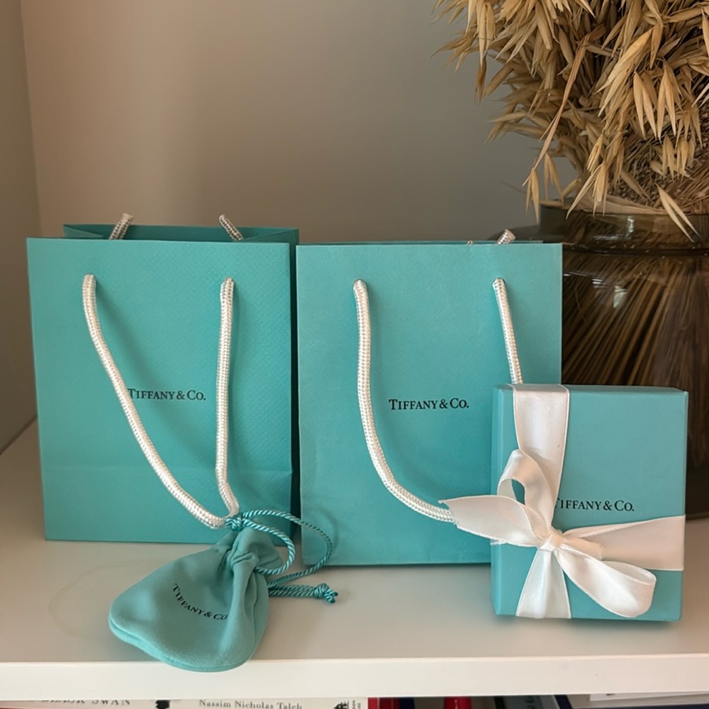 tiffany & co shopping bags